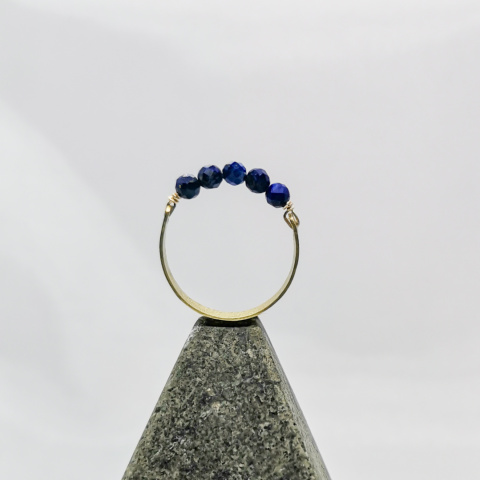 Pierścionek Glam, mosiądz, Lapis Lazuli Pierścionek Glam, mosiądz, Lapis Lazuli