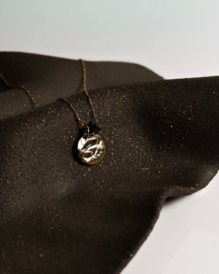 Naszyjnik Glam, mosiądz flamowany i surowy czarny diament