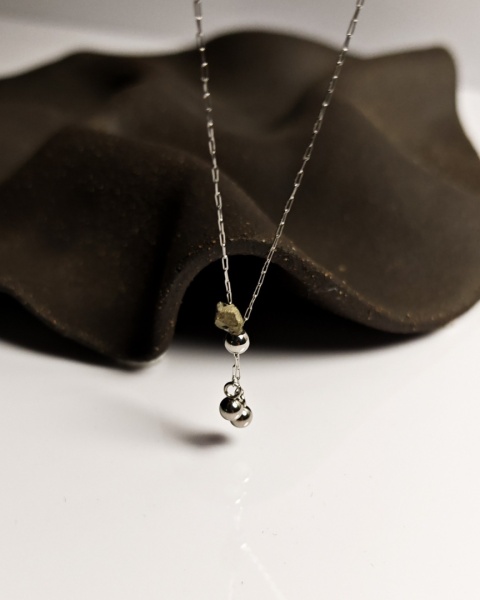 Naszyjnik Glam, regulowany surowy Piryt